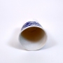 Tazza di porcellana bianca e blu dimensione piccola
