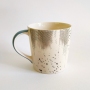 Elegante tazza in ceramica dipinta a mano e decorazioni effetto oro