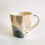 Elegante tazza in ceramica dipinta a mano e decorazioni effetto oro