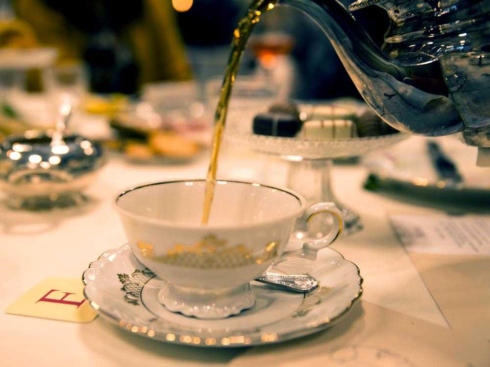 Preparazione del tè inglese